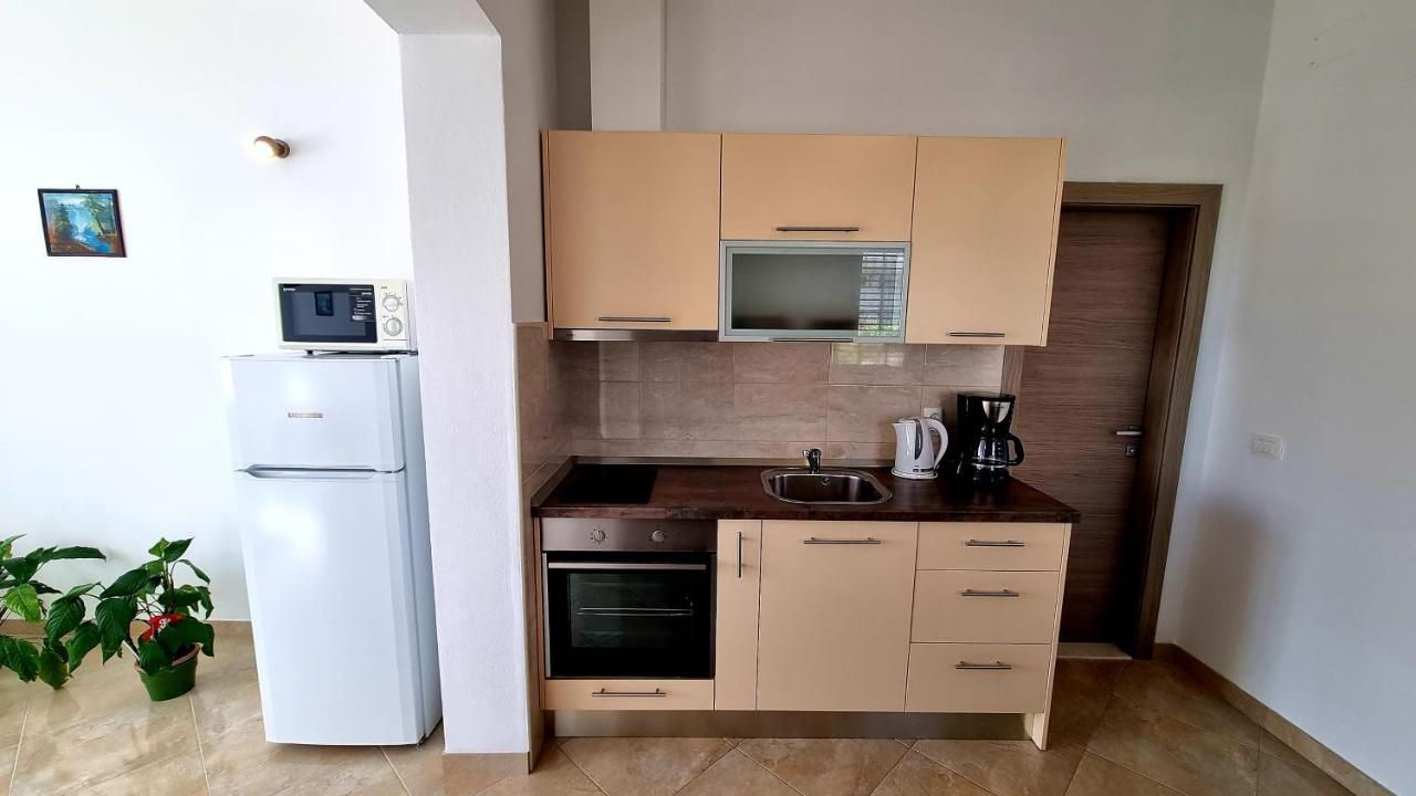 Apartments Bava Trogir Exteriör bild