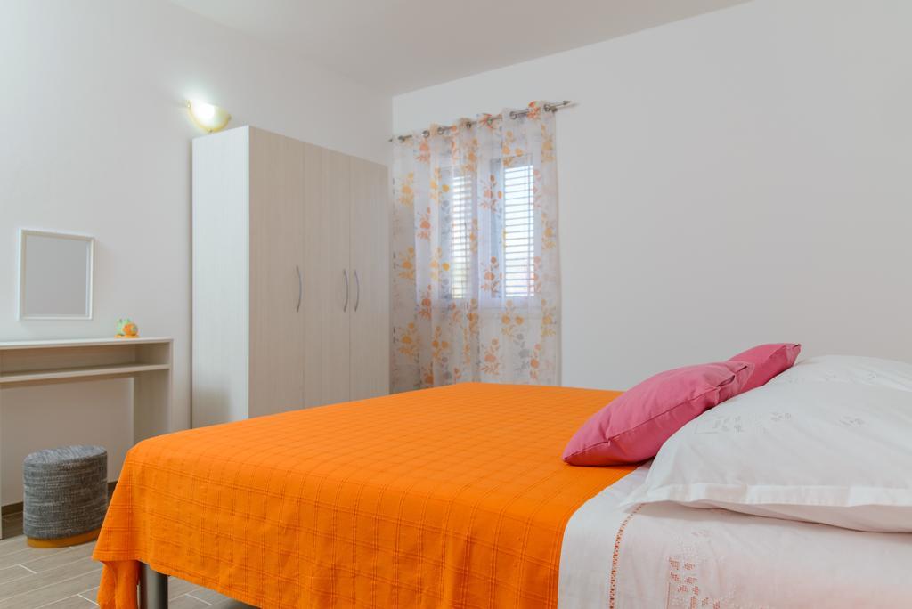 Apartments Bava Trogir Exteriör bild